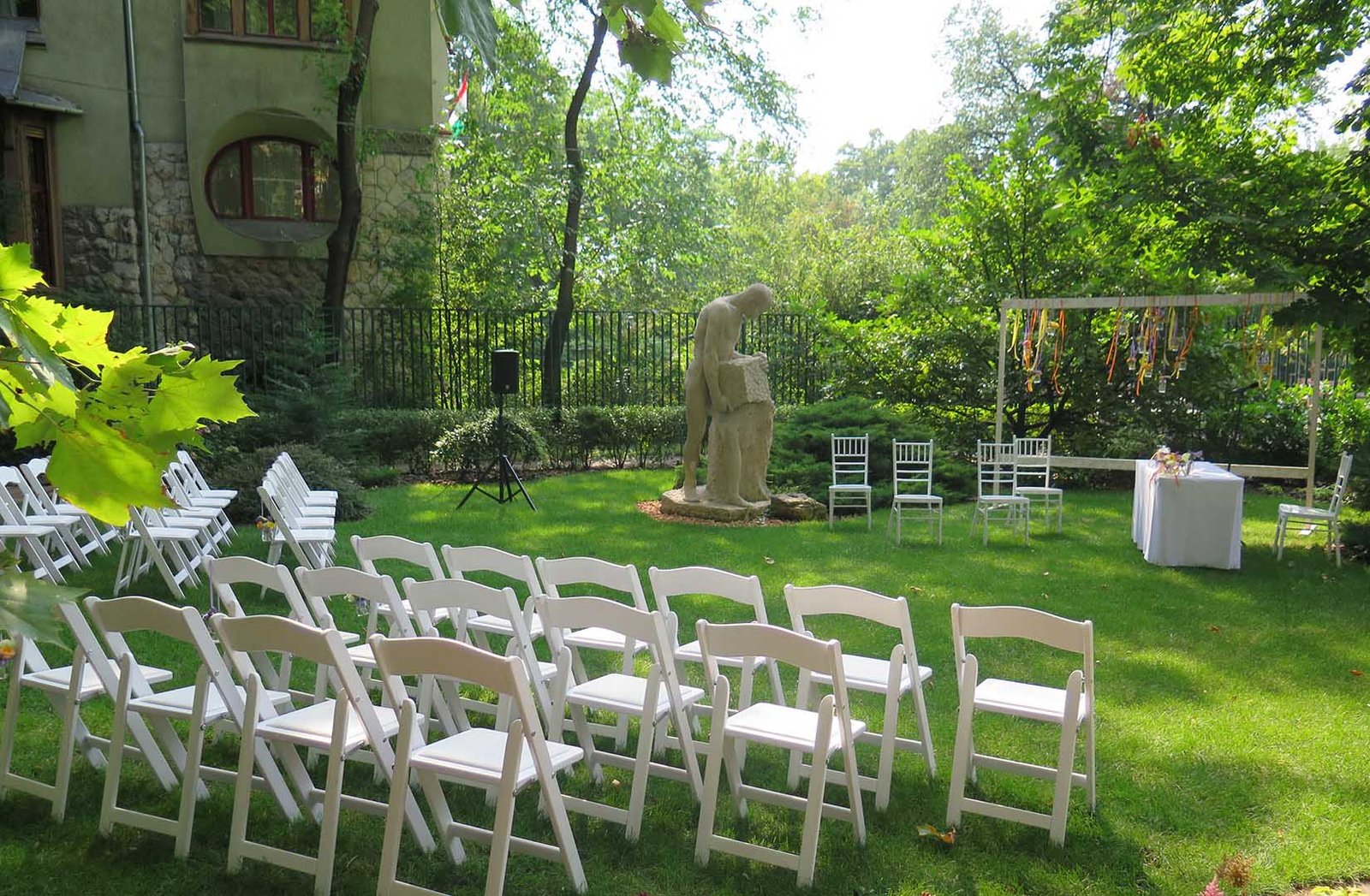 Esküvő az Ádám Villában